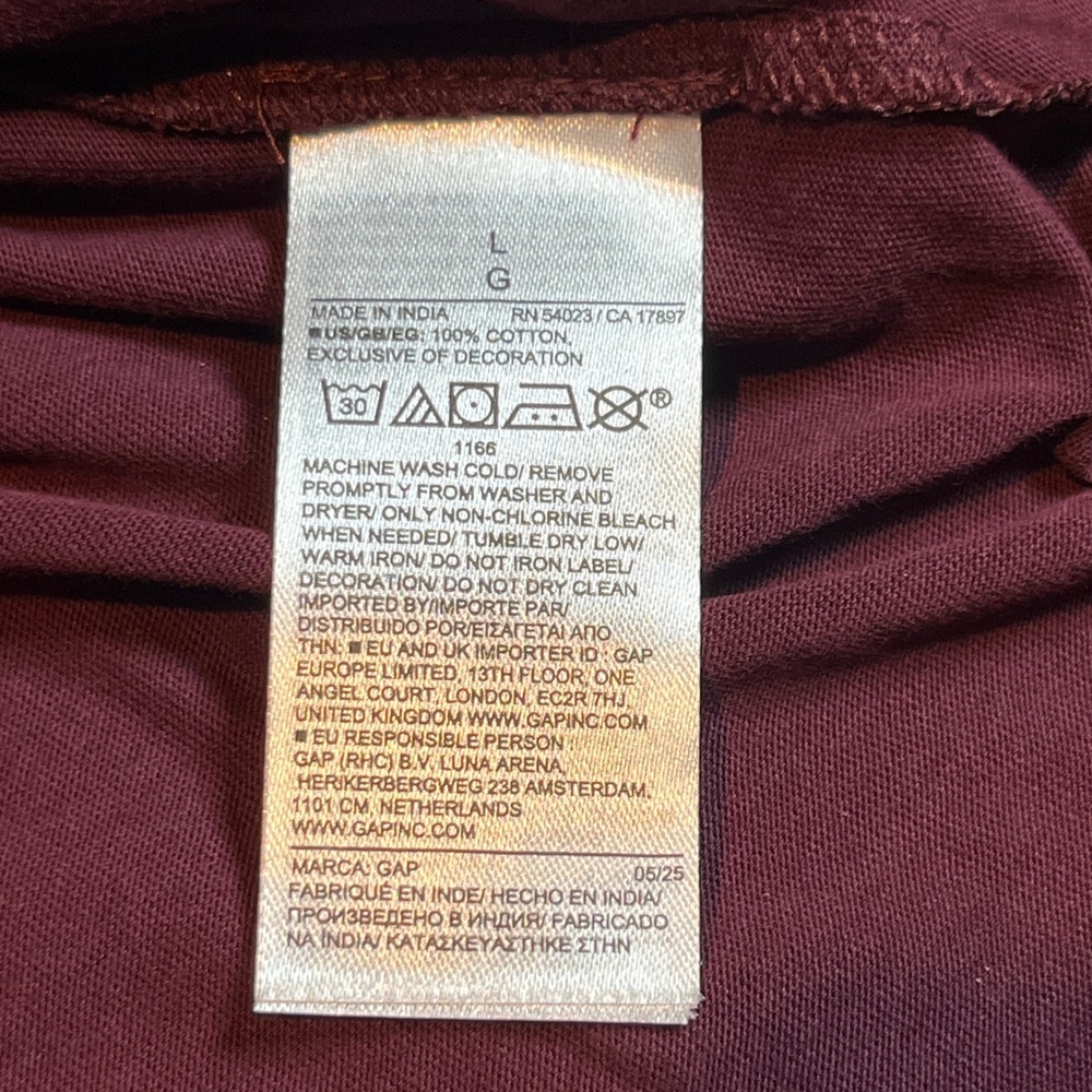 Gap Womens Organically Grown Cotton Logo T-Shirt Burgundy Plum Large NWT w/Stain - Picture 6 of 9